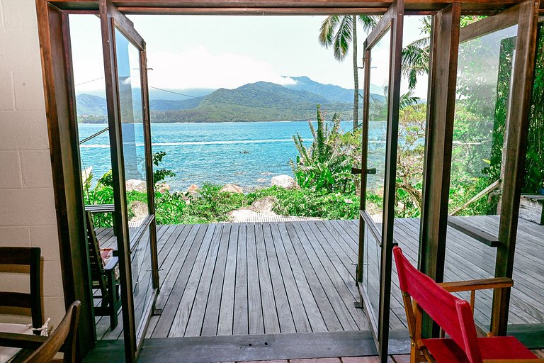 Casa pé na areia, piscina e conexão com a natureza