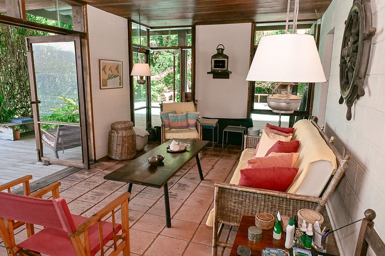 Casa pé na areia, piscina e conexão com a natureza