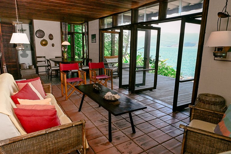 Casa pé na areia, piscina e conexão com a natureza