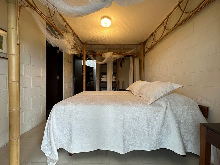 Casa pé na areia, piscina e conexão com a natureza