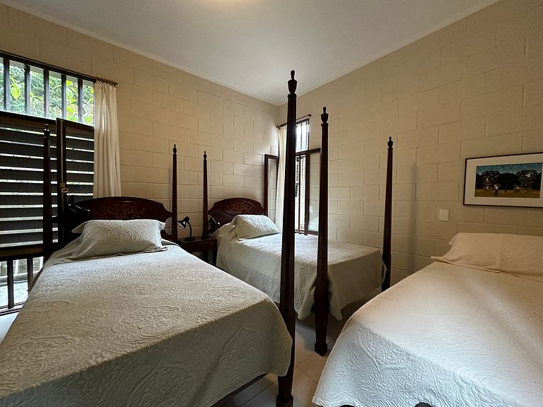 Casa pé na areia, piscina e conexão com a natureza