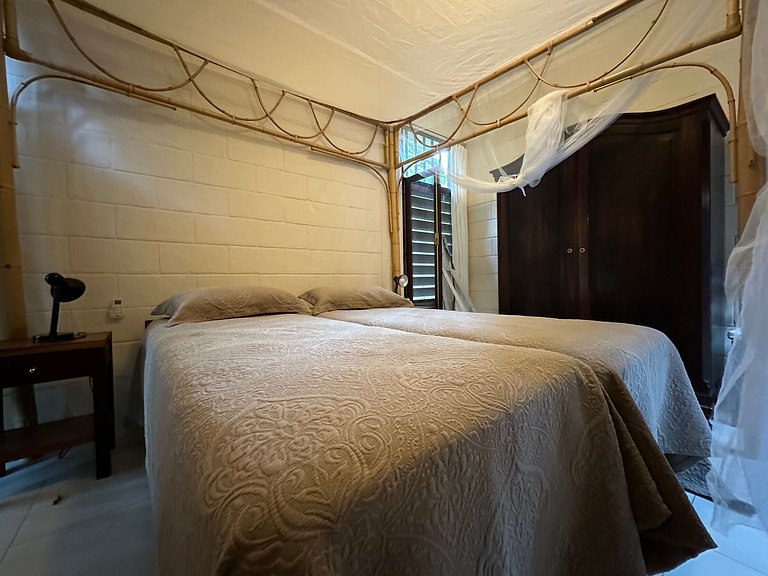 Casa pé na areia, piscina e conexão com a natureza