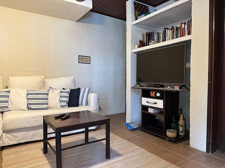 Casa pé na areia, piscina e conexão com a natureza