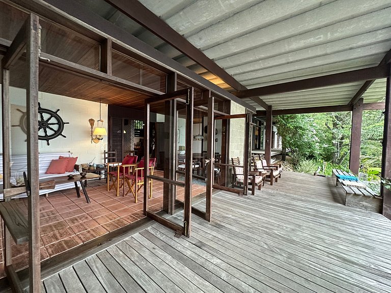 Casa pé na areia, piscina e conexão com a natureza