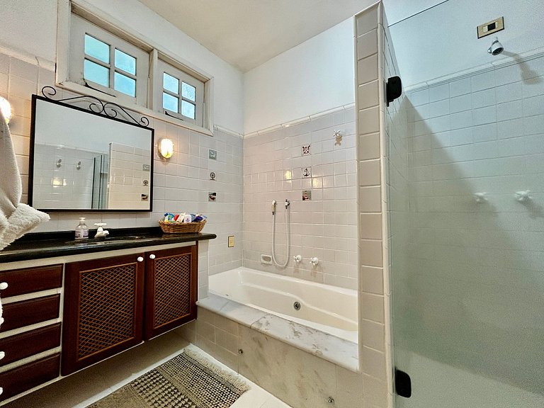 Casa de Alto Padrão à Venda – Condomínio Sobre o Mar | Ilhab