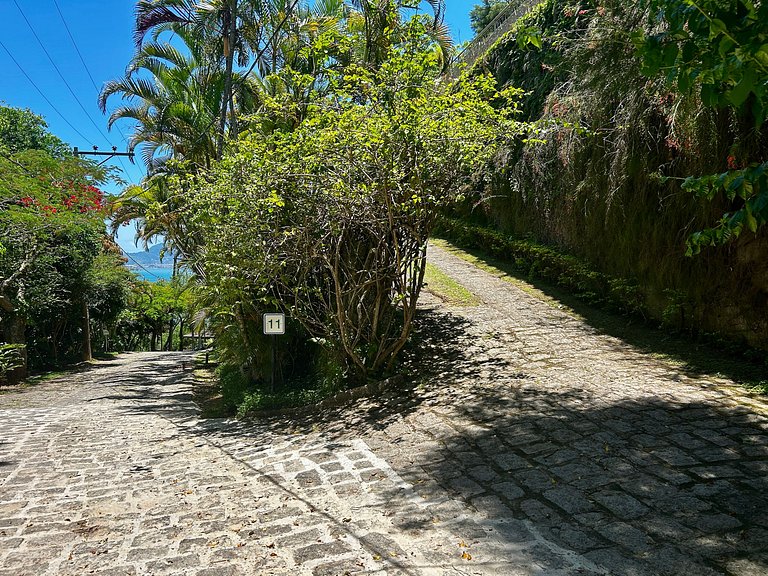 Casa de Alto Padrão à Venda – Condomínio Sobre o Mar | Ilhab
