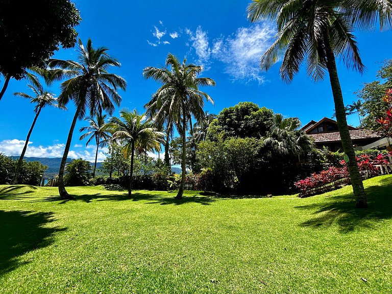 Casa em condomínio pé na areia com área gourmet