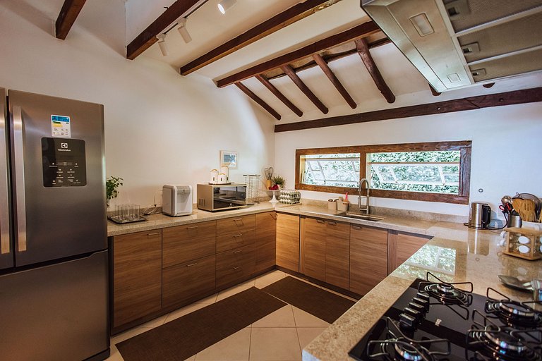 Casa Exclusiva Pé-na-Areia ao Sul de Ilhabela – Projeto Iraê