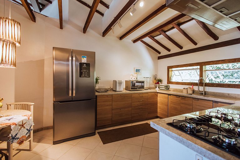 Casa Exclusiva Pé-na-Areia ao Sul de Ilhabela – Projeto Iraê