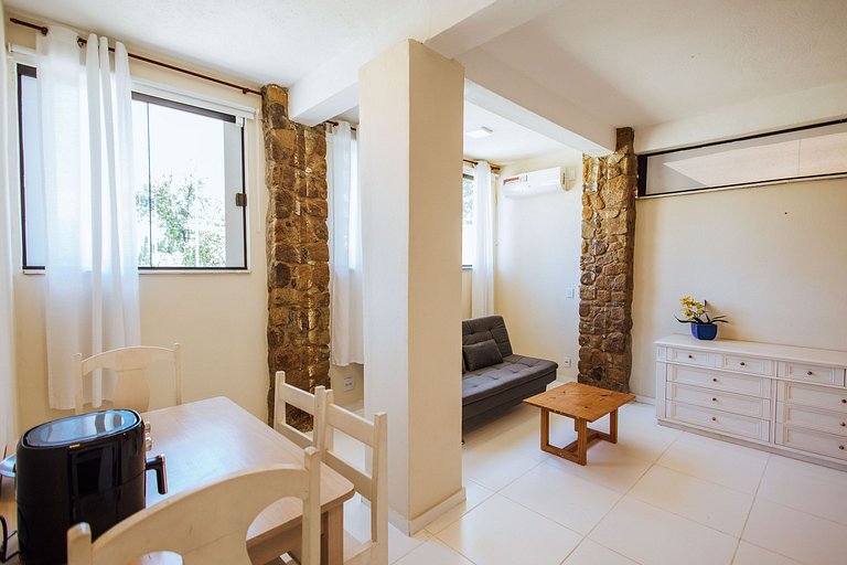 Pé na areia, piscina aquecida e muito conforto