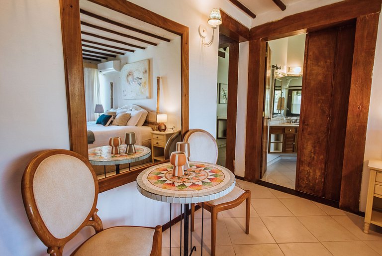 Pé na areia, piscina aquecida e muito conforto