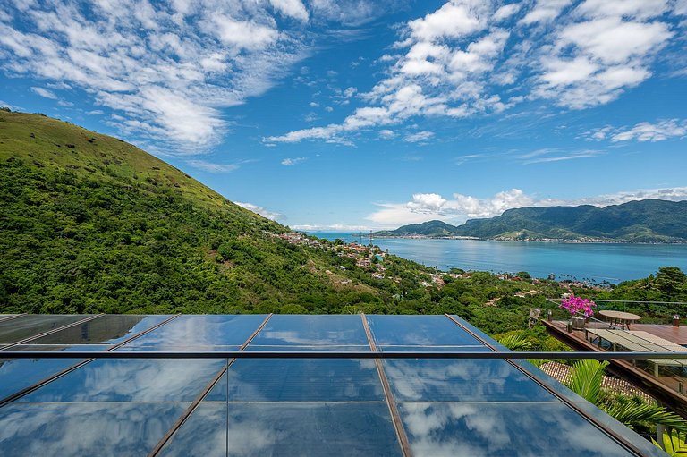 Casa luxuosa, piscina aquecida e borda infinita