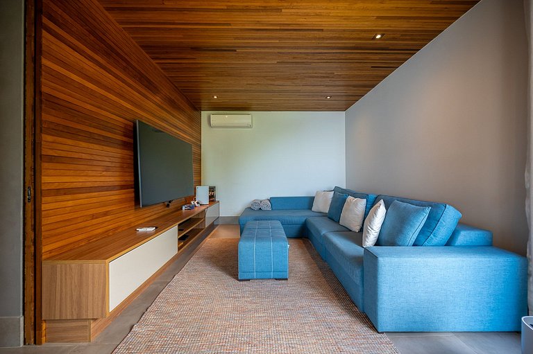 Casa luxuosa, piscina aquecida e borda infinita