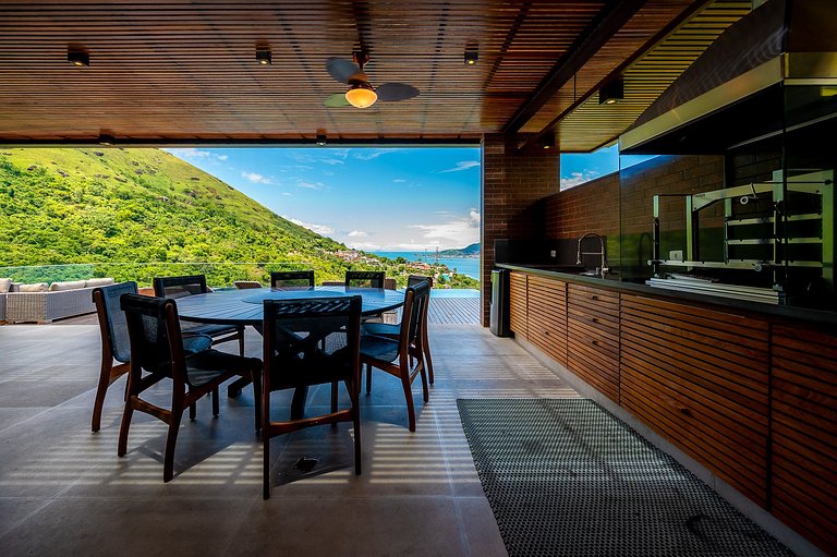 Casa luxuosa, piscina aquecida e borda infinita