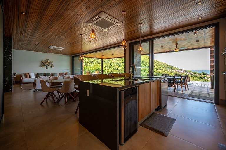 Casa luxuosa, piscina aquecida e borda infinita