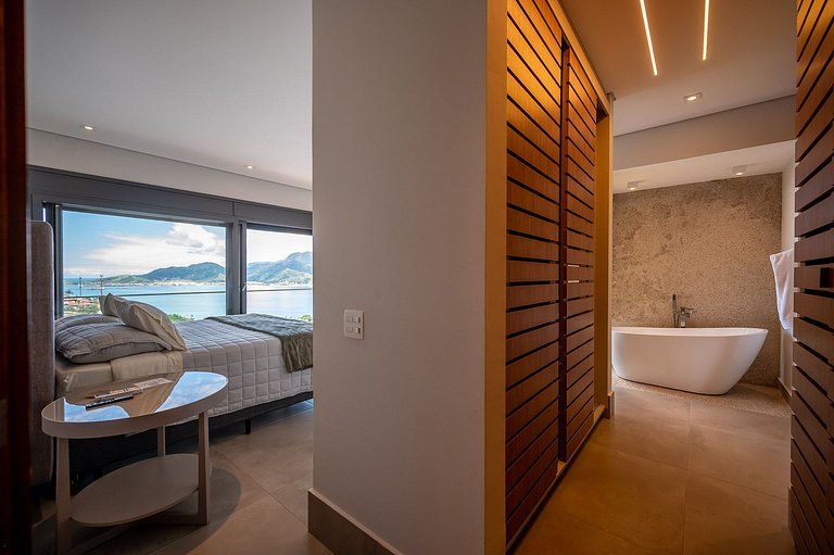 Casa luxuosa, piscina aquecida e borda infinita