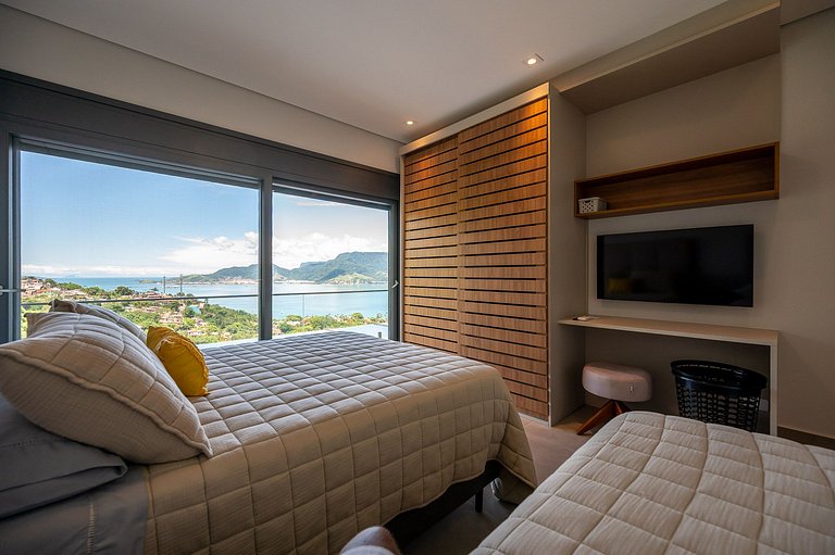 Casa luxuosa, piscina aquecida e borda infinita