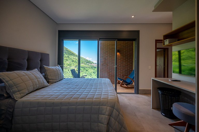 Casa luxuosa, piscina aquecida e borda infinita