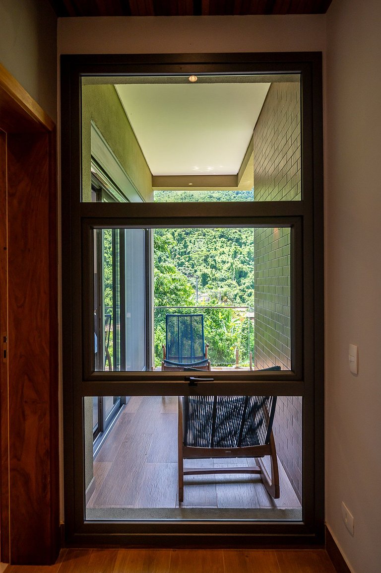 Casa luxuosa, piscina aquecida e borda infinita