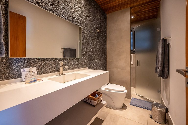 Casa luxuosa, piscina aquecida e borda infinita