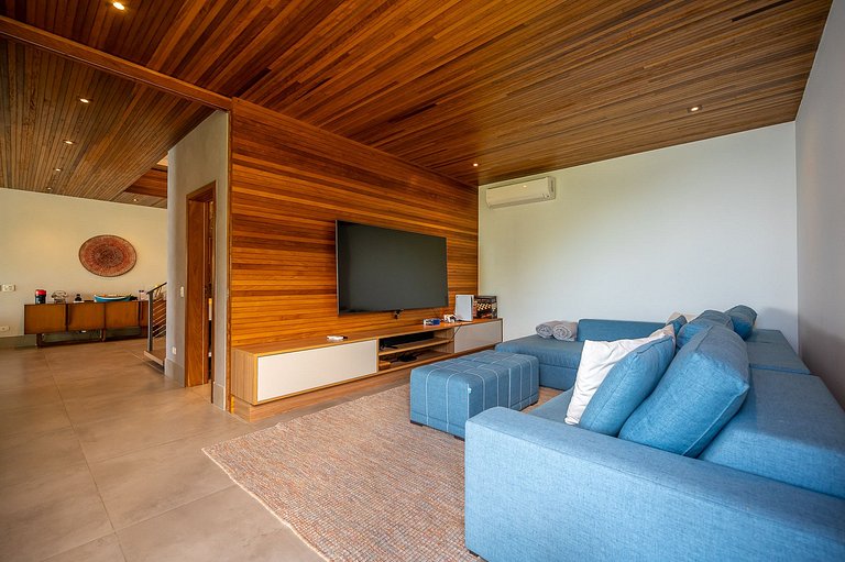 Casa luxuosa, piscina aquecida e borda infinita