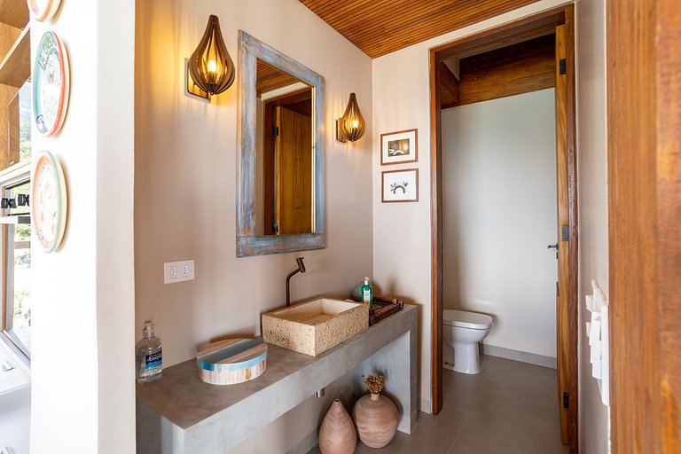 Casa em condomínio, piscina e vista mar