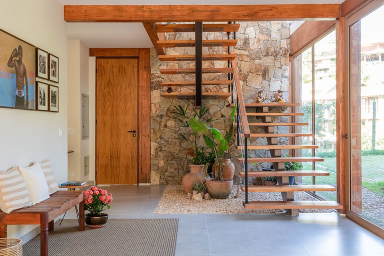 Casa em condomínio, piscina e vista mar