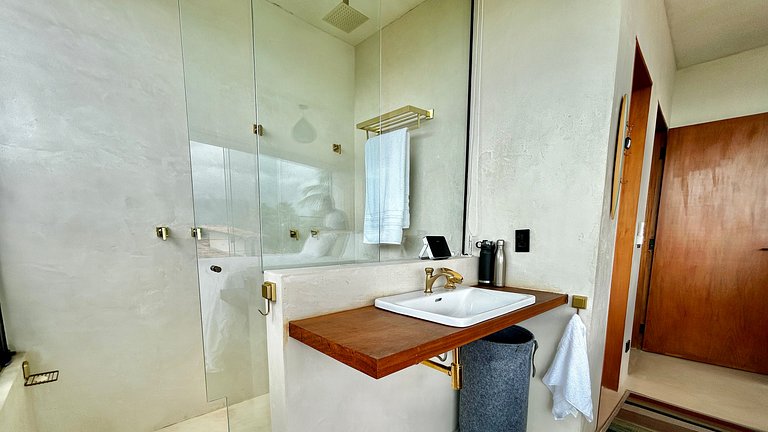 A 150m da praia, piscina aquecida e vista