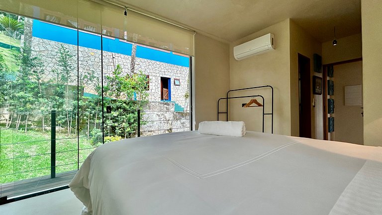 A 150m da praia, piscina aquecida e vista