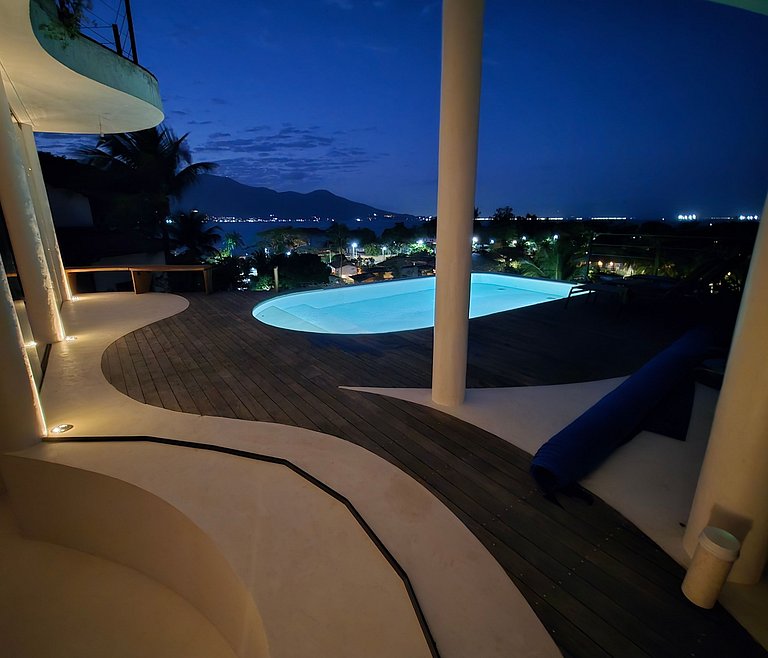 A 150m da praia, piscina aquecida e vista