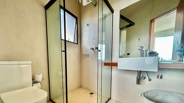 A 150m da praia, piscina aquecida e vista