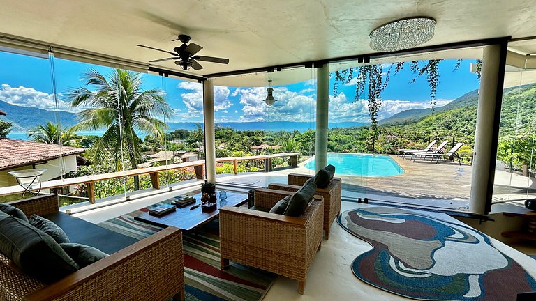 A 150m da praia, piscina aquecida e vista