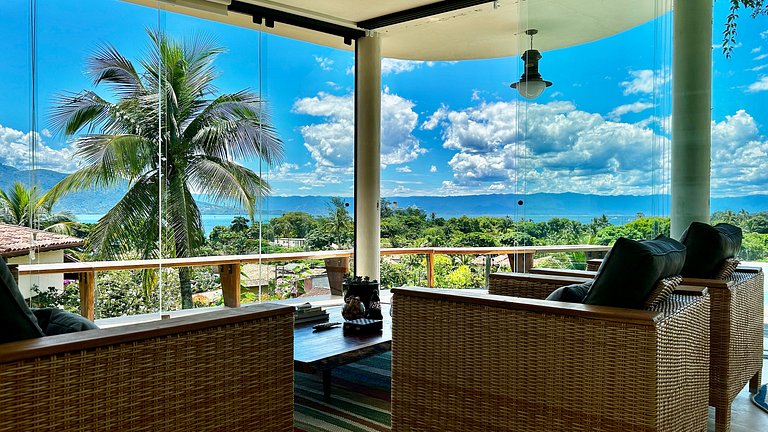 A 150m da praia, piscina aquecida e vista