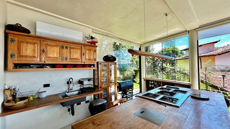 A 150m da praia, piscina aquecida e vista