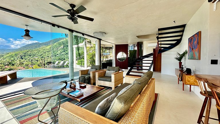 A 150m da praia, piscina aquecida e vista