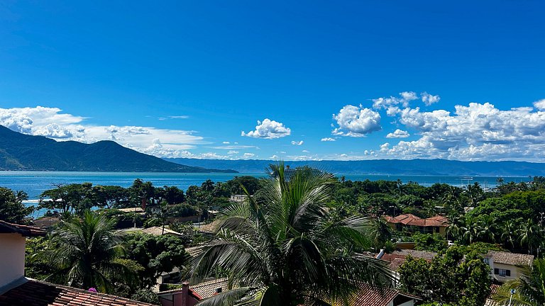 A 150m da praia, piscina aquecida e vista