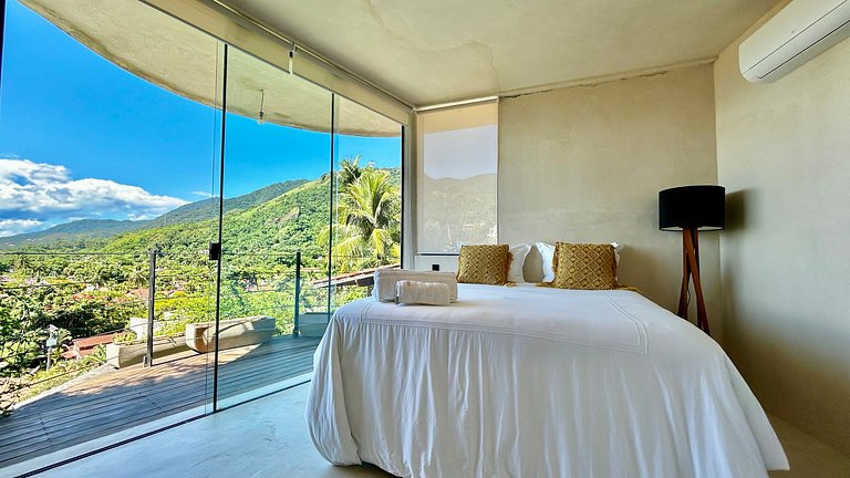 A 150m da praia, piscina aquecida e vista