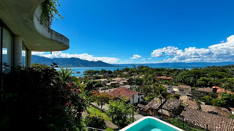 A 150m da praia, piscina aquecida e vista