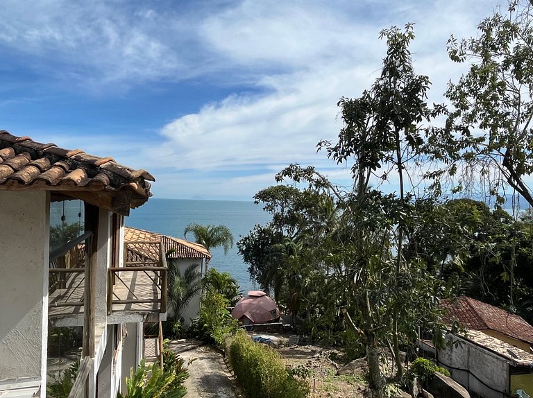 Sua casa em Ilhabela te espera, com vista permanente para o