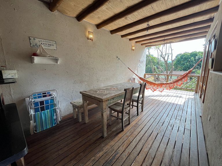 Sua casa em Ilhabela te espera, com vista permanente para o