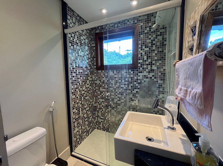 Sua casa em Ilhabela te espera, com vista permanente para o