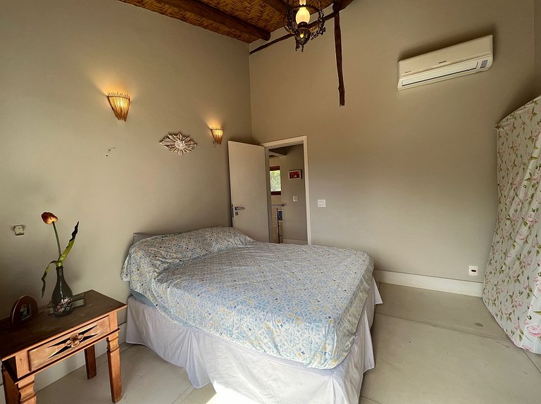 Sua casa em Ilhabela te espera, com vista permanente para o