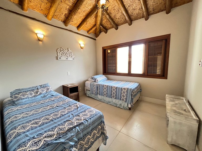 Sua casa em Ilhabela te espera, com vista permanente para o