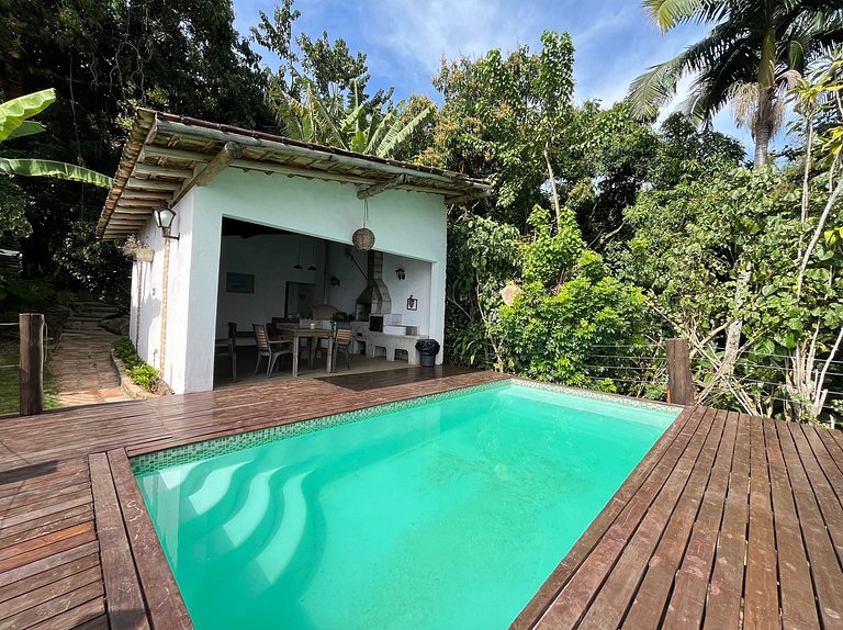 Sua casa em Ilhabela te espera, com vista permanente para o