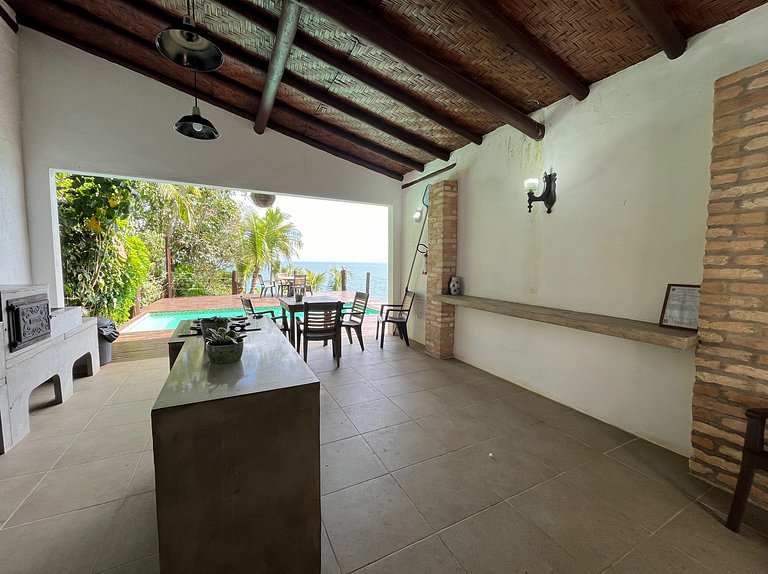 Sua casa em Ilhabela te espera, com vista permanente para o