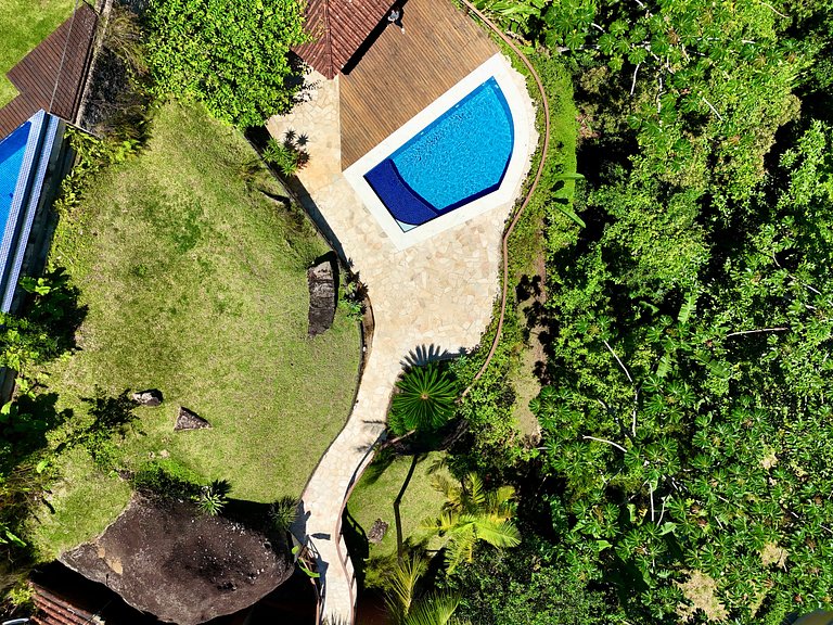 Casa em condomínio, piscina aquecida e vista