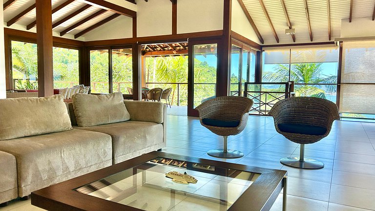 Casa em condomínio, piscina aquecida e vista