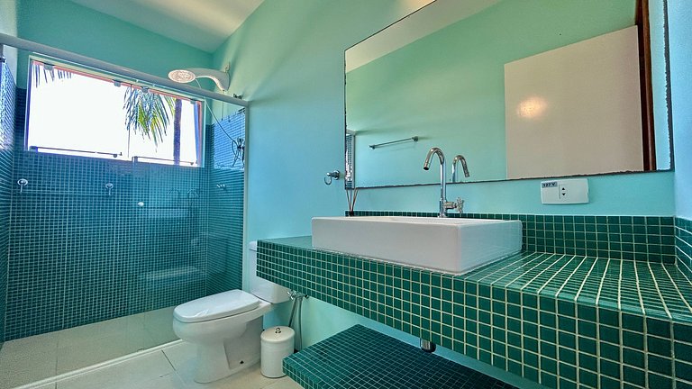 Casa em condomínio, piscina aquecida e vista