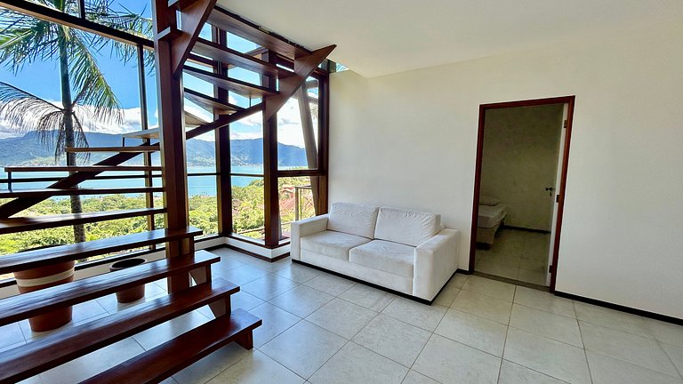 Casa em condomínio, piscina aquecida e vista