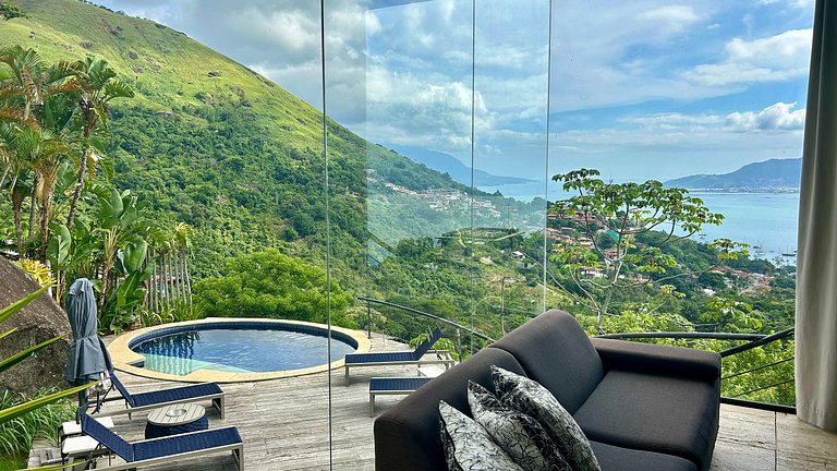 Casa em condomínio, espaço gourmet e piscina